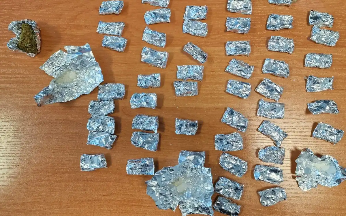 Trzymali narkotyki w łóżku i piwnicy