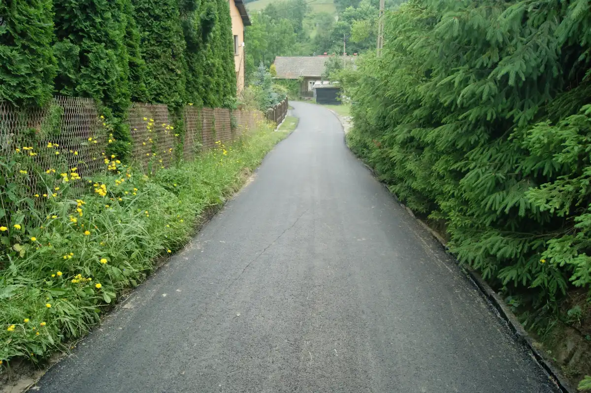 W Gminie Kamionka Wielka trwają prace drogowe modernizujące stan nawierzchni dróg gminnych