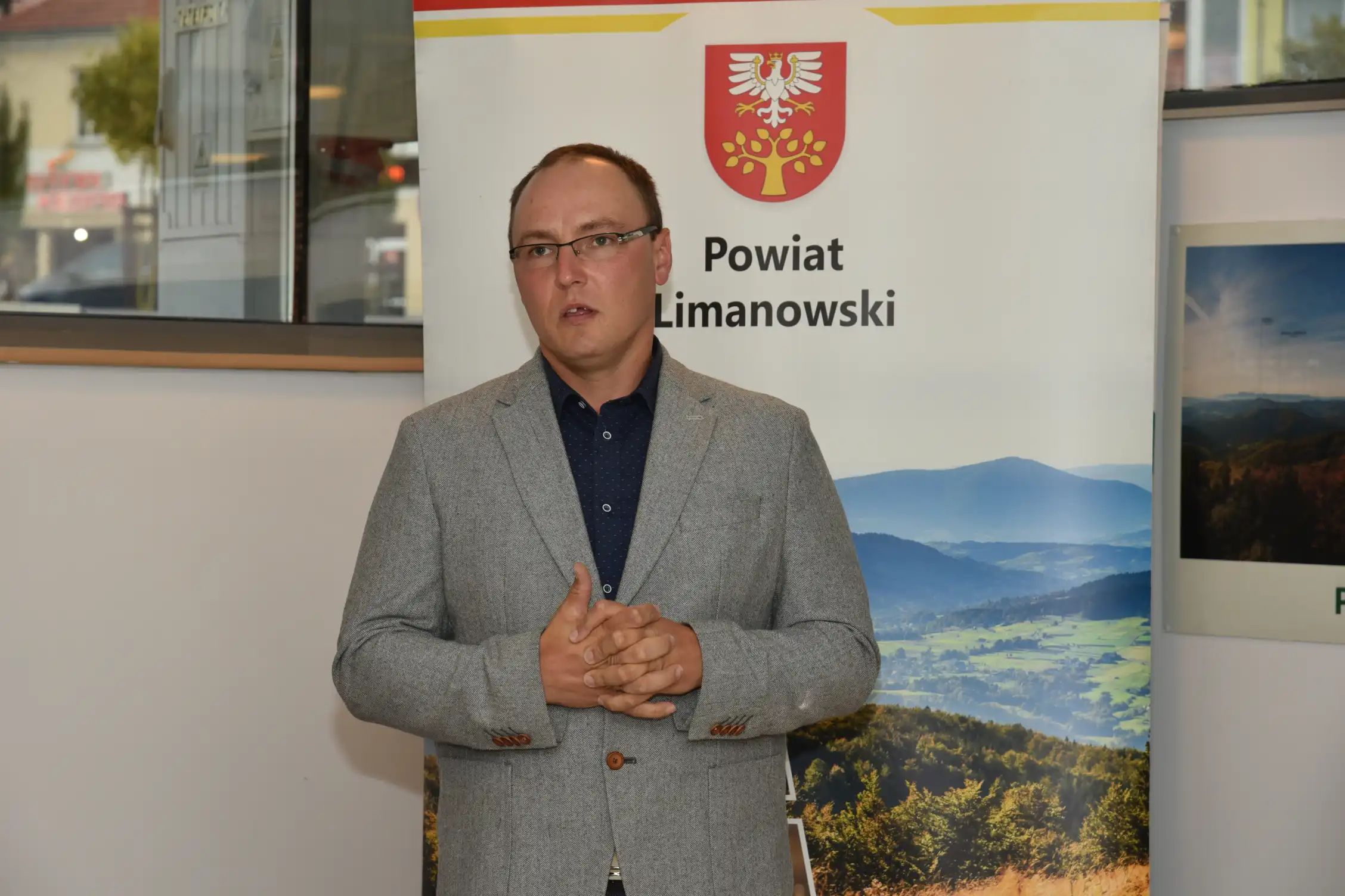 Wernisaż wystawy pn. „Droga Krzyżowa Narodu Polskiego – Wincenty Stanisław Gawron” w PCIT w Limanowej