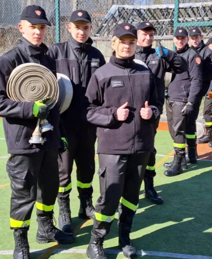 Uczniowie klasy pożarniczej ZS w Marcinkowicach ćwiczą umiejętności