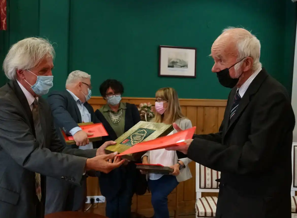 W ratuszu Miasteczka Galicyjskiego odbyło się wręczenie Nagrody im. Szczęsnego Morawskiego