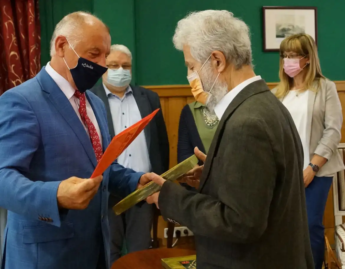 W ratuszu Miasteczka Galicyjskiego odbyło się wręczenie Nagrody im. Szczęsnego Morawskiego