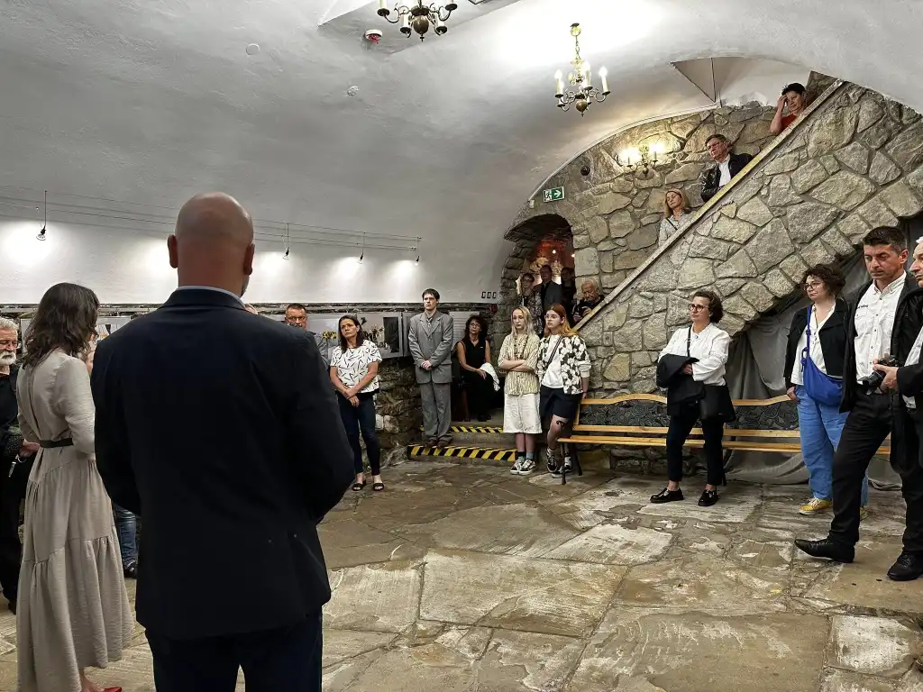 Dom w obiektywie emocji. Wystawa Urszuli Gawron-Leśniary w sądeckiej bibliotece