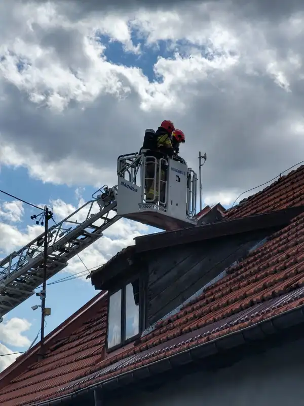 Pożar w zakładzie stolarskim w Chełmcu