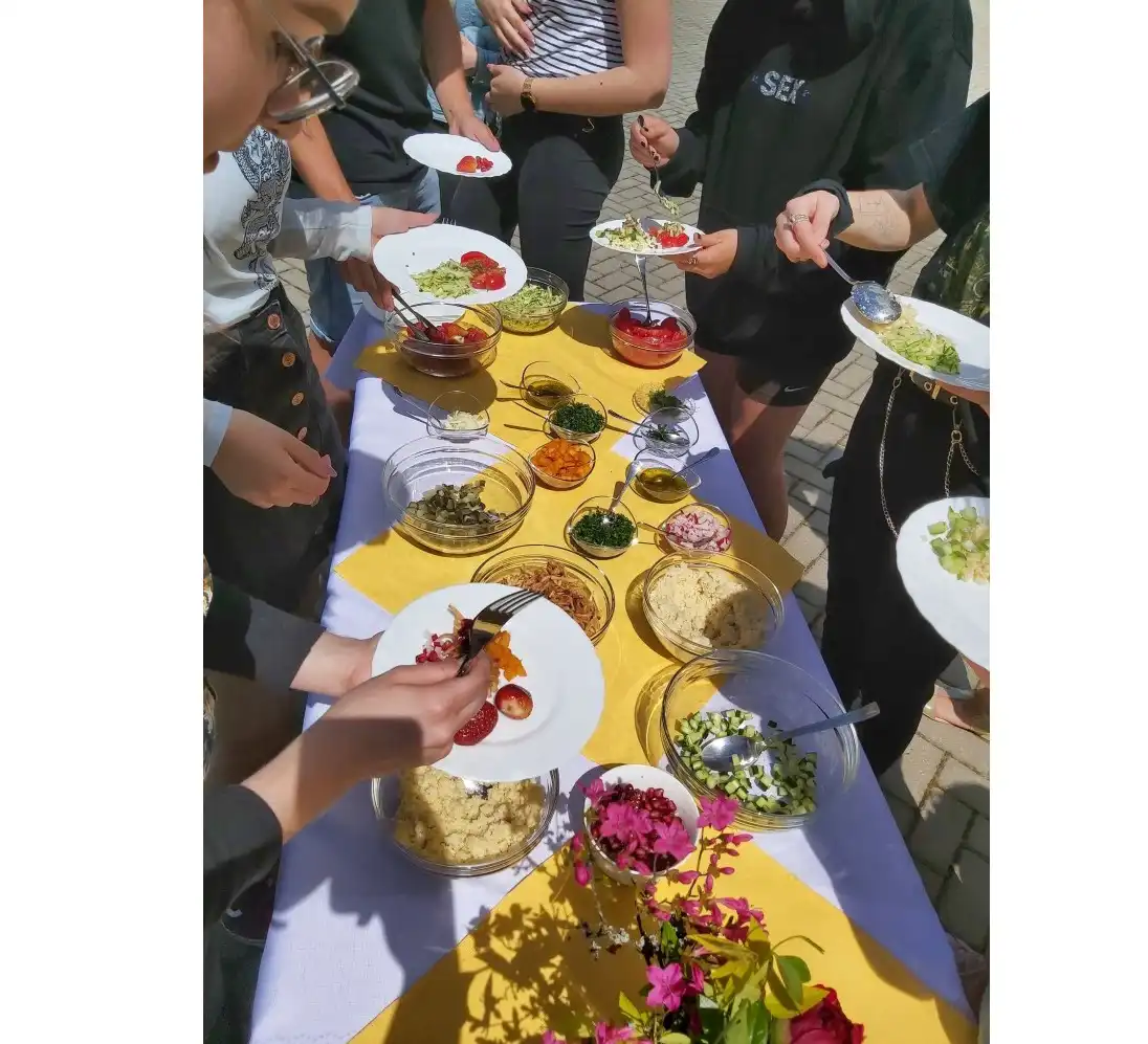 Hotelarze z ZSP w Krynicy-Zdroju zachęcają do zdrowego trybu życia