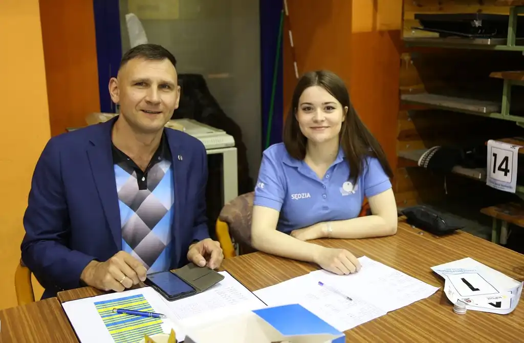 Sądecki policjant z drugim miejscem w Turnieju Tenisa Stołowego