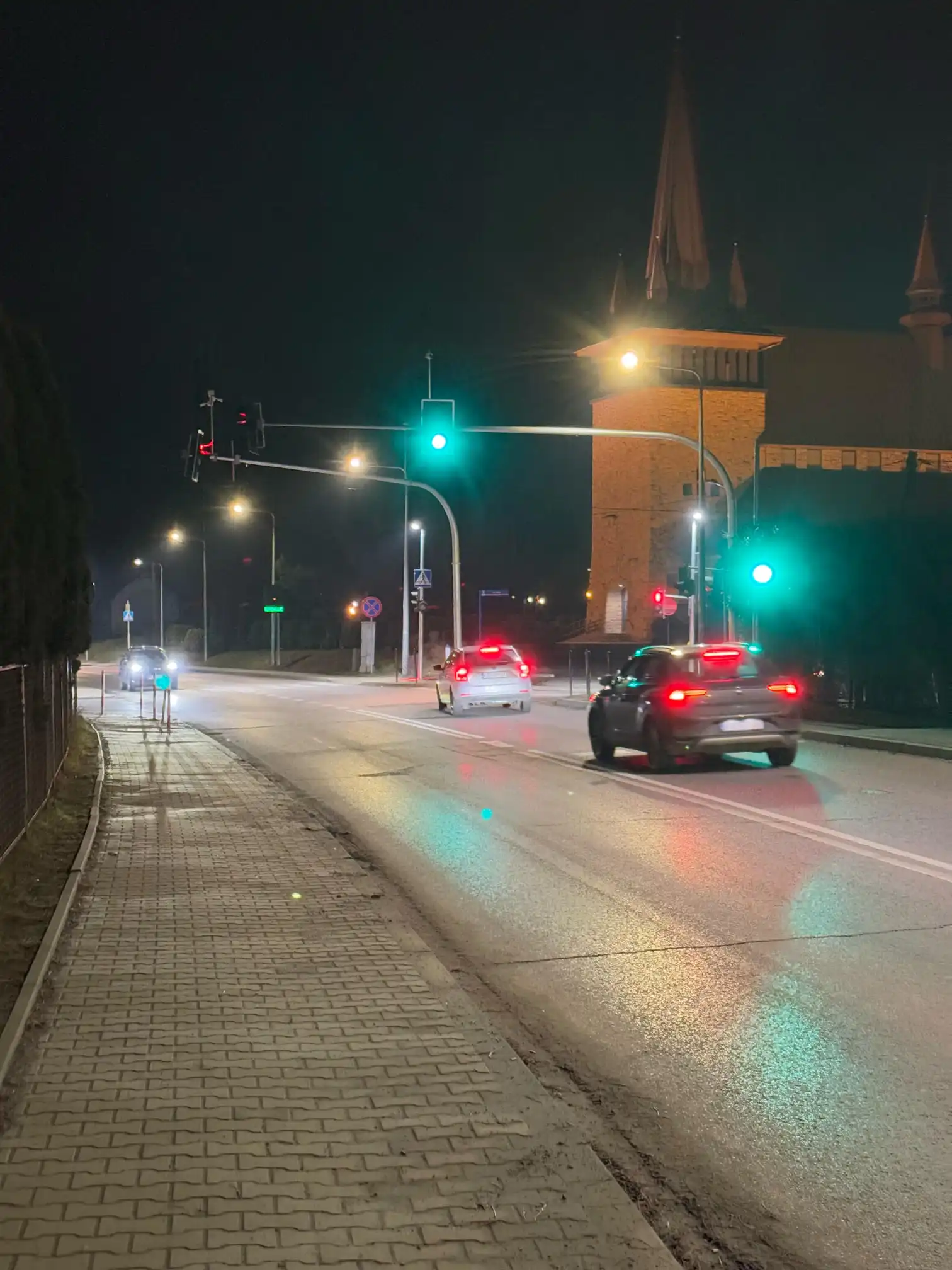Zawada zyskała nowe światła. Zmiany na skrzyżowaniu z ul. Nawojowską poprawią bezpieczeństwo