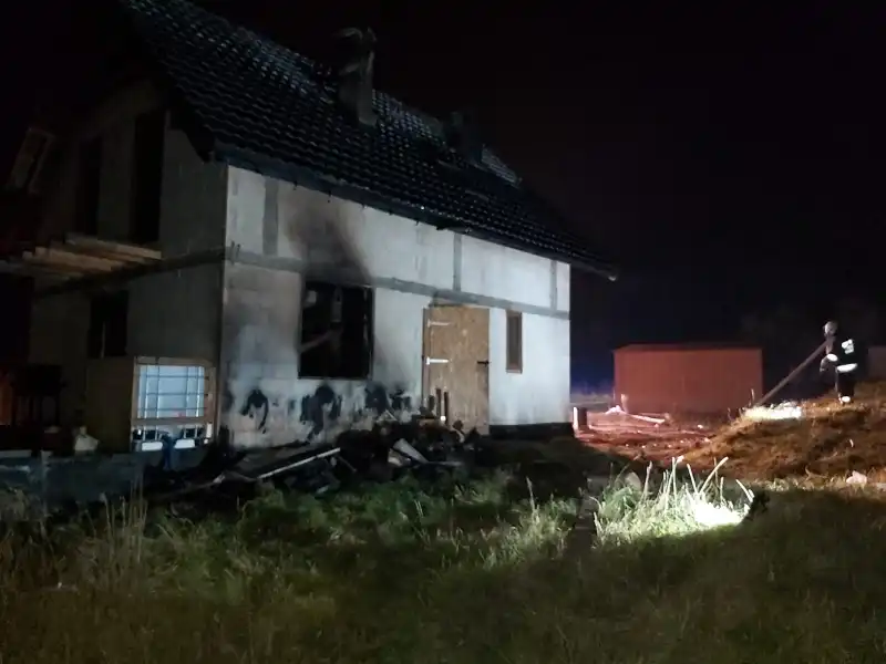 Pożar w Powroźniku. Płonął nowobudowany dom