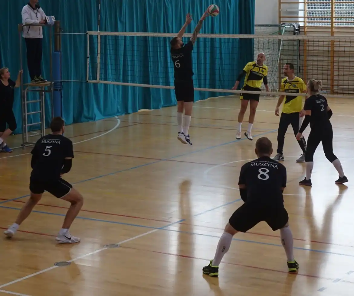 Siatkarskie złoto dla Policji z Nowego Sącza