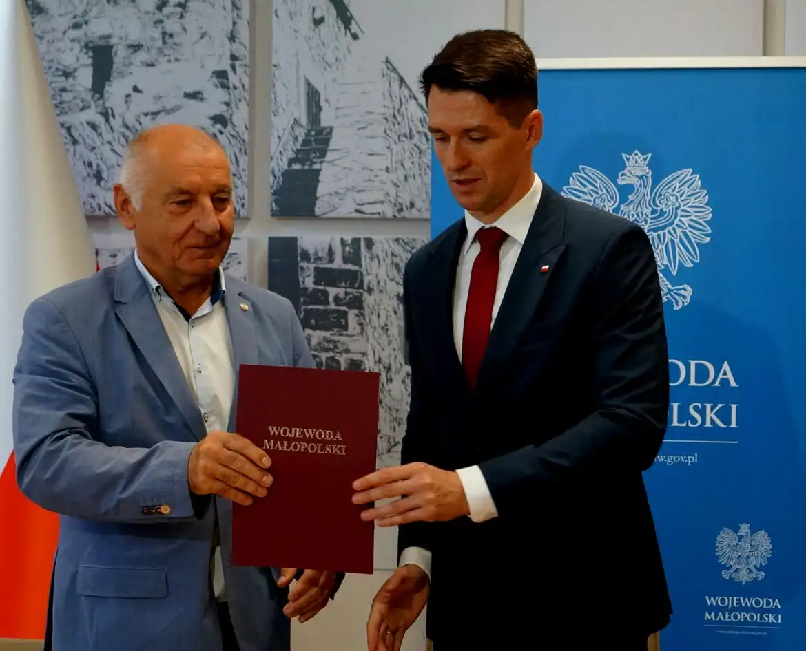 Podpisano umowę na remont drogi Czarny Potok – Szczereż