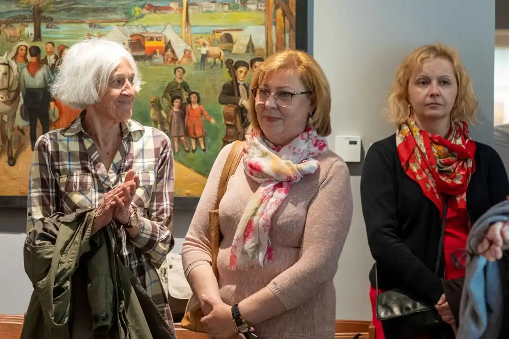 „Jadą wozy kolorowe…” - wystawa o tradycjach romskich w Muzeum Nikifora