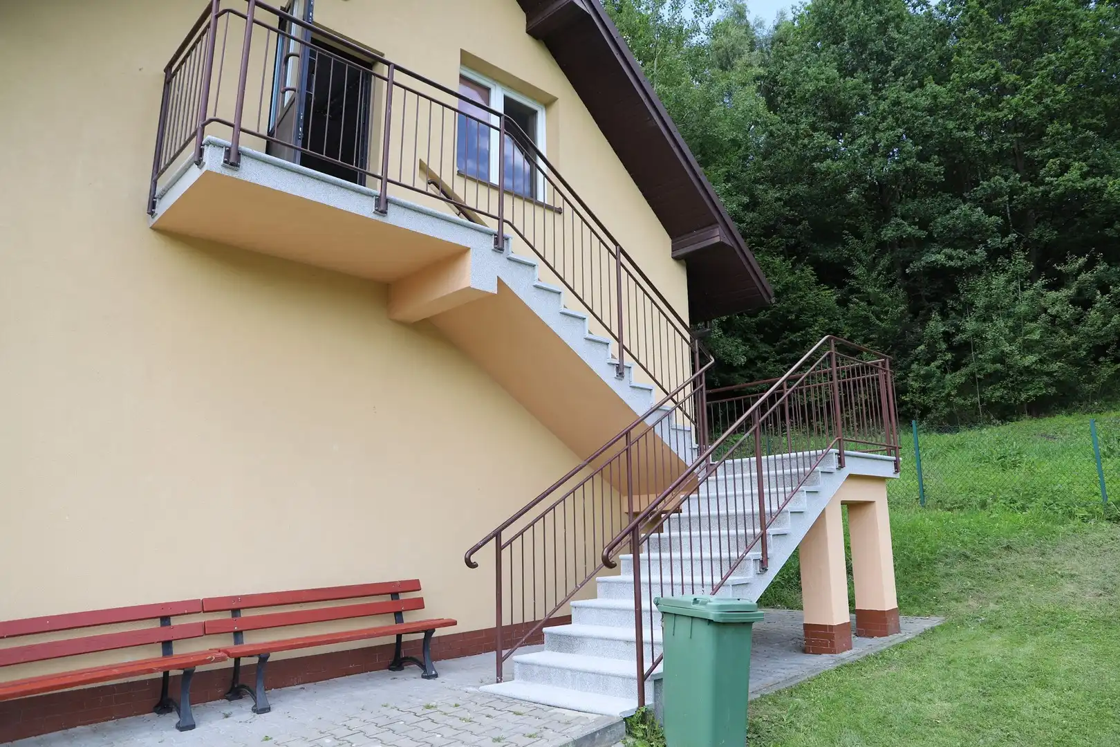 Sportowe zaplecza zyskały nowy blask. Zakończono modernizacje w Siekierczynie i Rupniowie