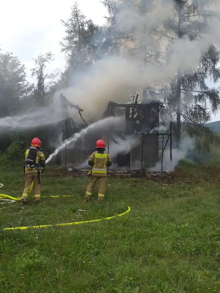 Pożar w Marcinkowicach. Spłonął drewniany budynek