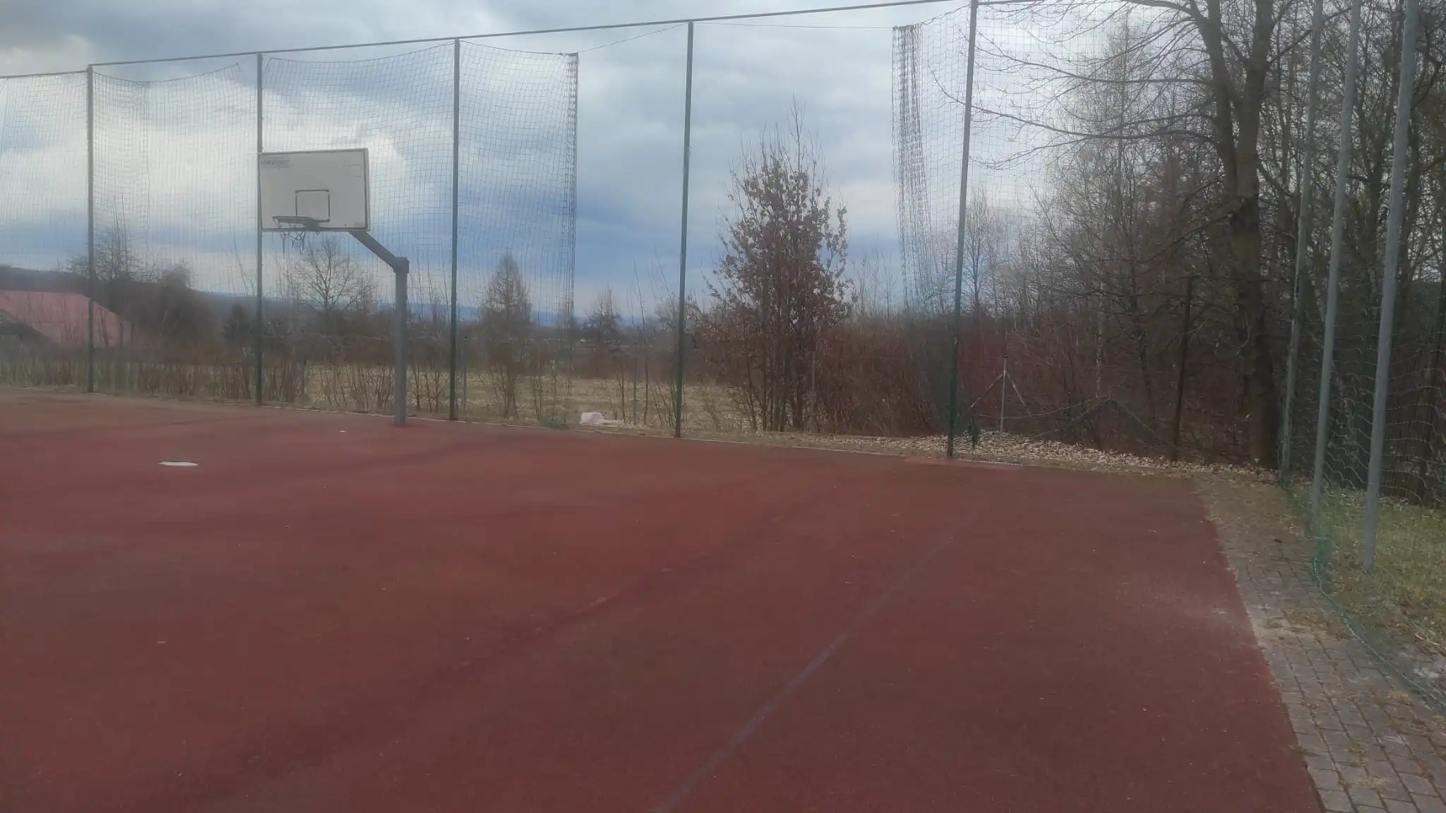 Nowoczesne boisko sportowe dla szkoły w Gaboniu. Start prac już niedługo