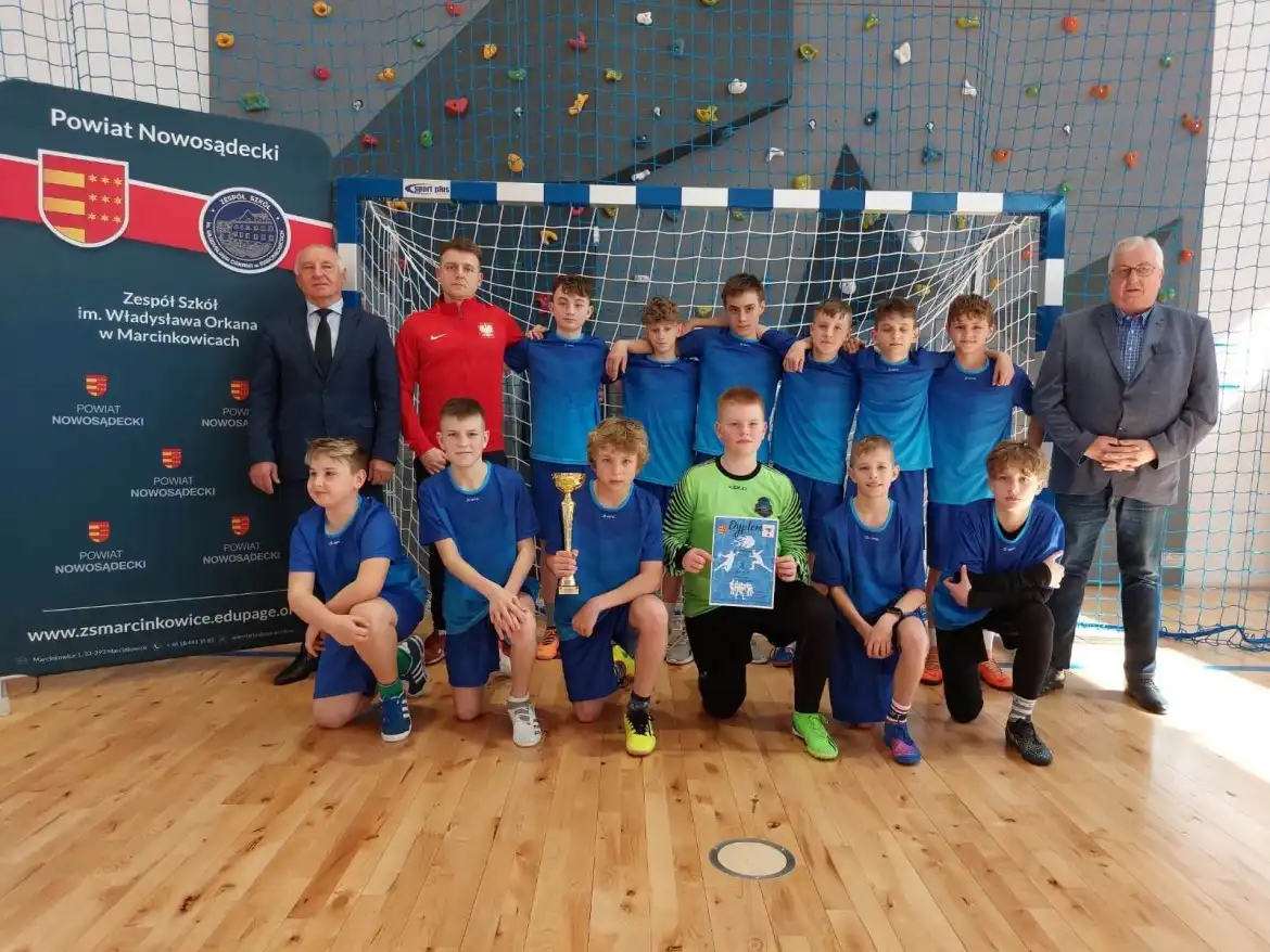 Szczypiorniści ze SP w Jazowsku najlepsi podczas Mistrzostw Powiatu w Piłce Ręcznej Chłopców