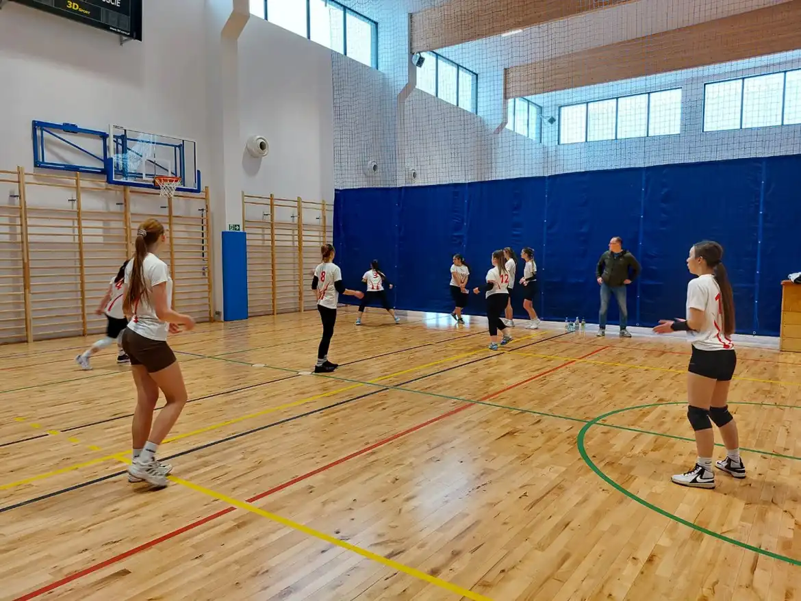 Licealistki ze Starego Sącza najlepsze w siatkówce