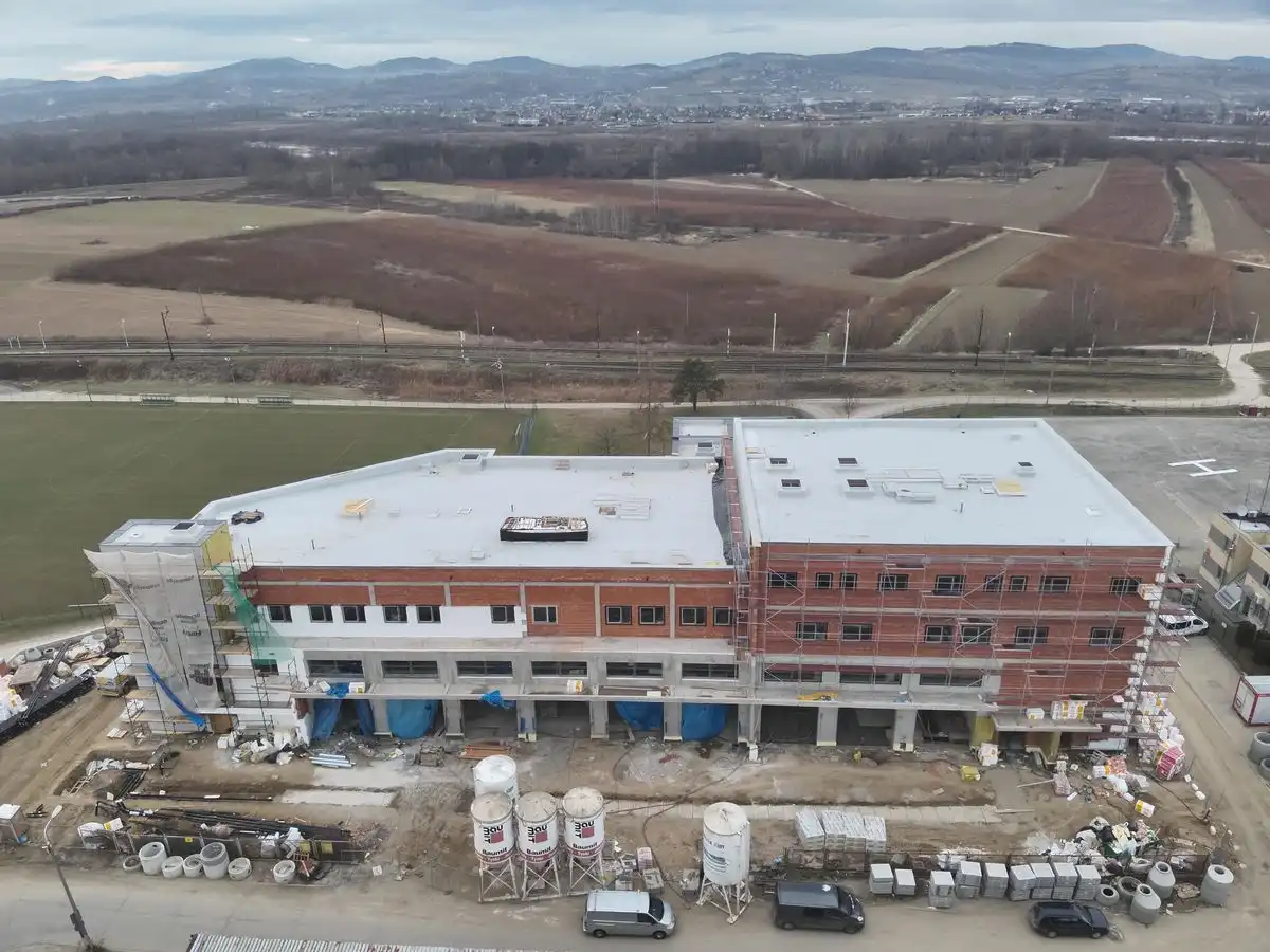 Rok budowy jednostki PSP w Nowym Sączu. Zobacz postępy prac