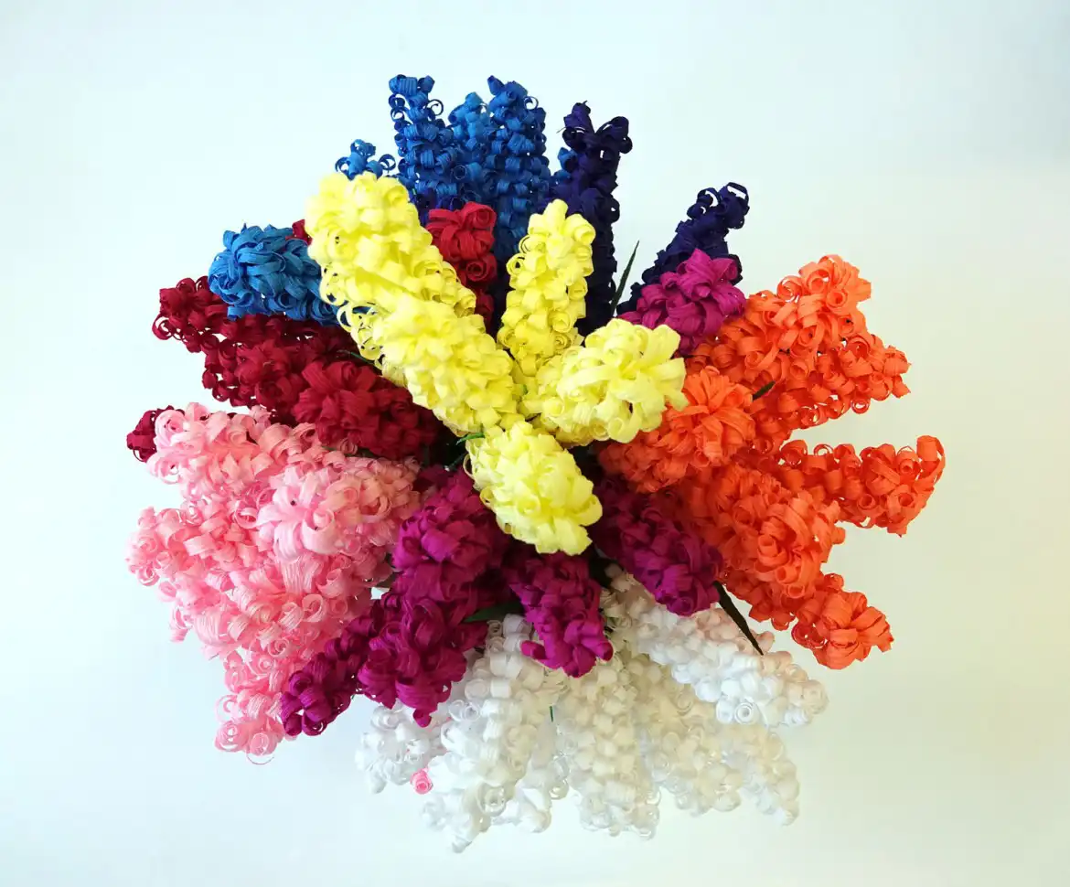 W Zakładzie Aktywności Zawodowej w Nawojowej powstają palmy, świąteczne zajączki i wiele ozdób