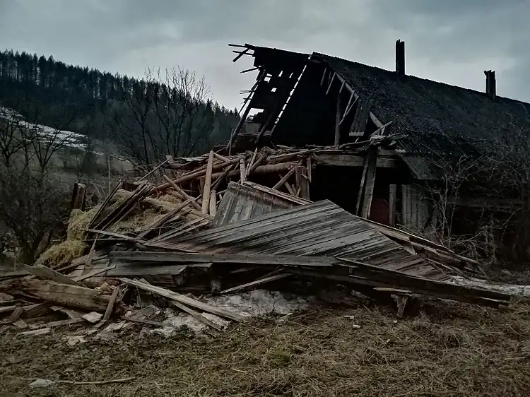 W Wierchomli Wielkiej zawalił się budynek gospodarczy