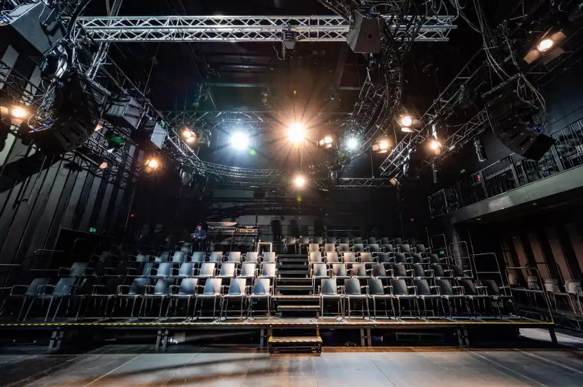 Zwycięzcy Salonu Architektury 2024. Teatr KTO w Krakowie i innowacyjny Park & Ride w Starym Sączu