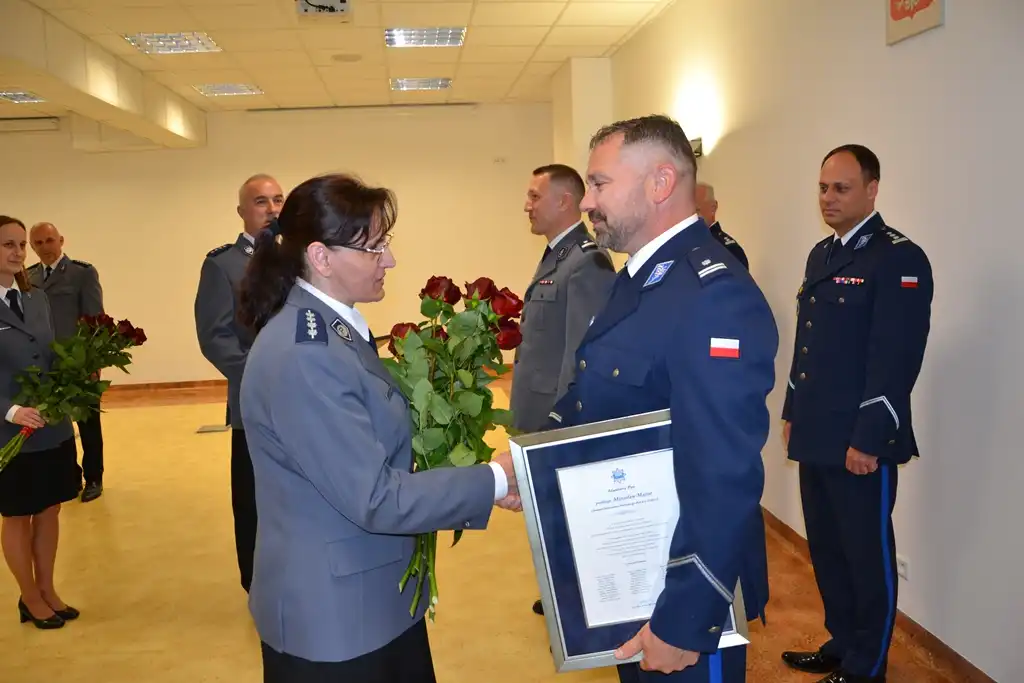 Zmiany kadrowe w sądeckiej Policji. Dziewięciu funkcjonariuszy mianowanych na wyższe stanowiska służbowe