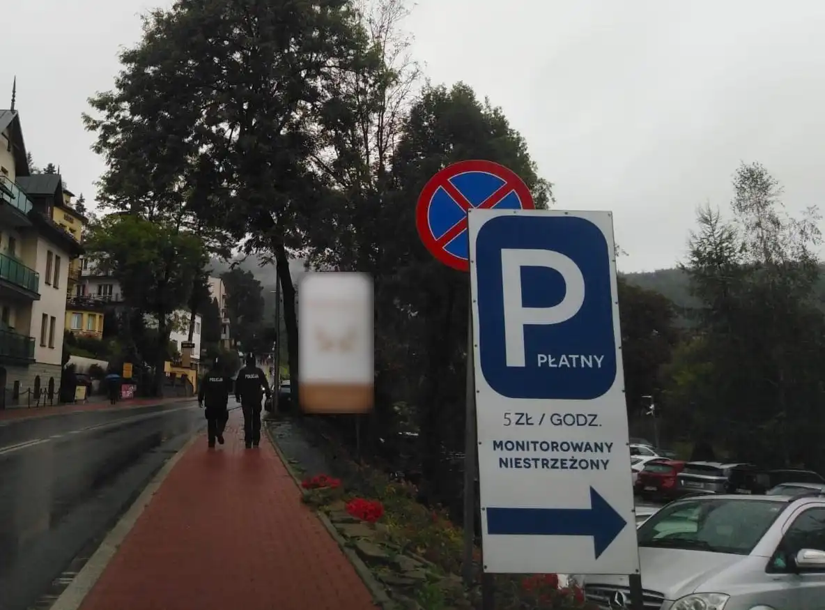 Sądeccy i kryniccy policjanci wspierani przez mundurowych z Krakowa dbali o bezpieczeństwo podczas konferencji „Krynica Forum 2023”