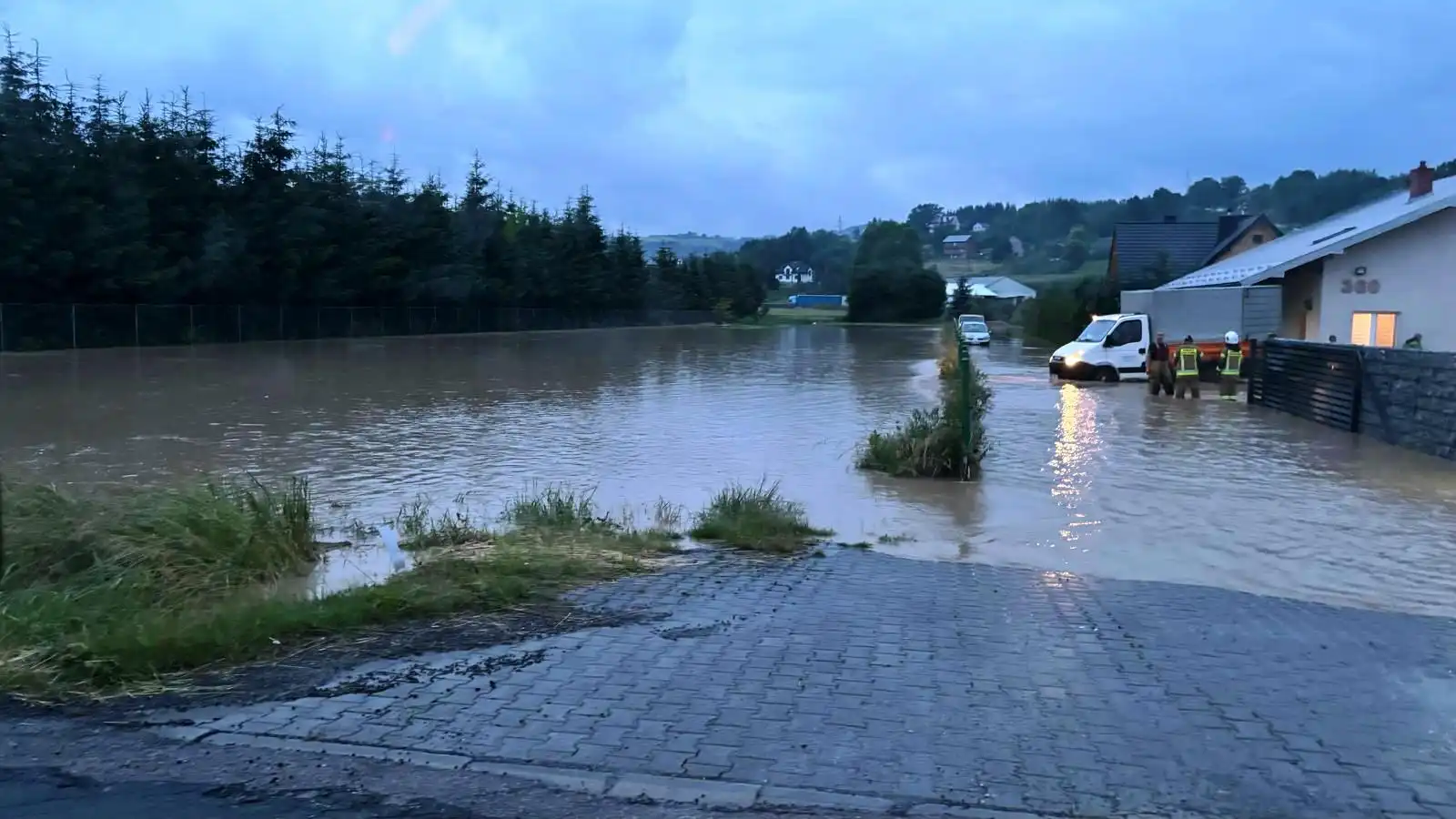 Intensywne opady deszczu na Sądecczyźnie. Interweniowali strażacy