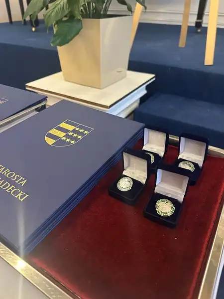 Dwudziestolecie Zespołu Wokalnego "Kryniccy Seniorzy". Jubileusz pełen wzruszeń i nagród