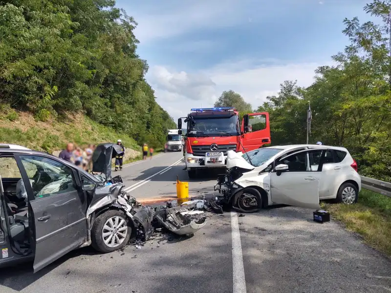 Kurów. Zderzenie czterech samochodów. Trzy osoby w szpitalu