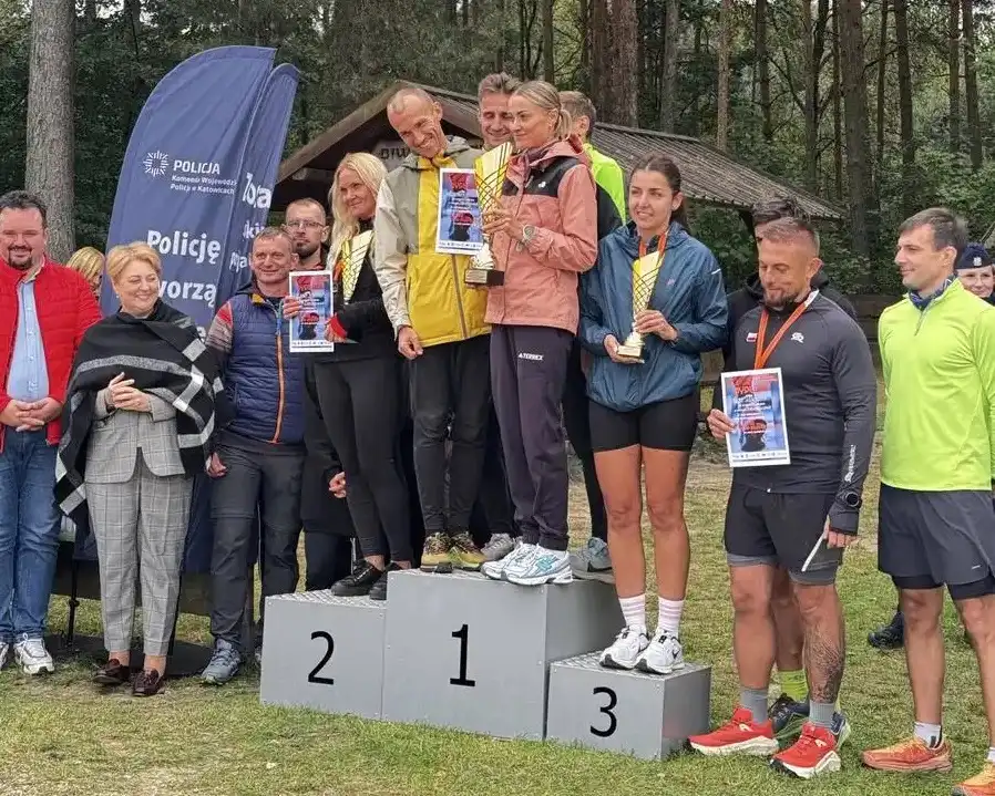 Policjanci na trasie w Hutkach-Kankach. Sport i pamięć w jednym