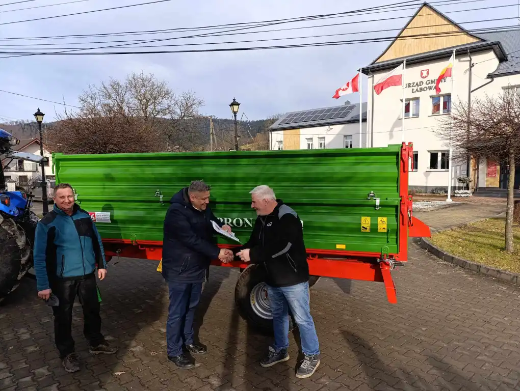 Nowe Inwestycje, większa efektywność. Gmina Łabowa zyskała sprzęt do rozwoju infrastruktury