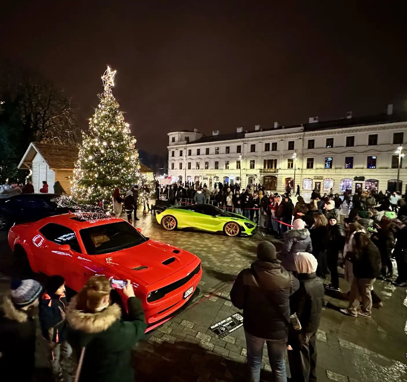 Ferrari, Lamborghini i szczytny cel. Super samochody spełniają marzenia dzieci i zbierają pieniądze na karetki. Już w ten piątek i sobotę w Bochni