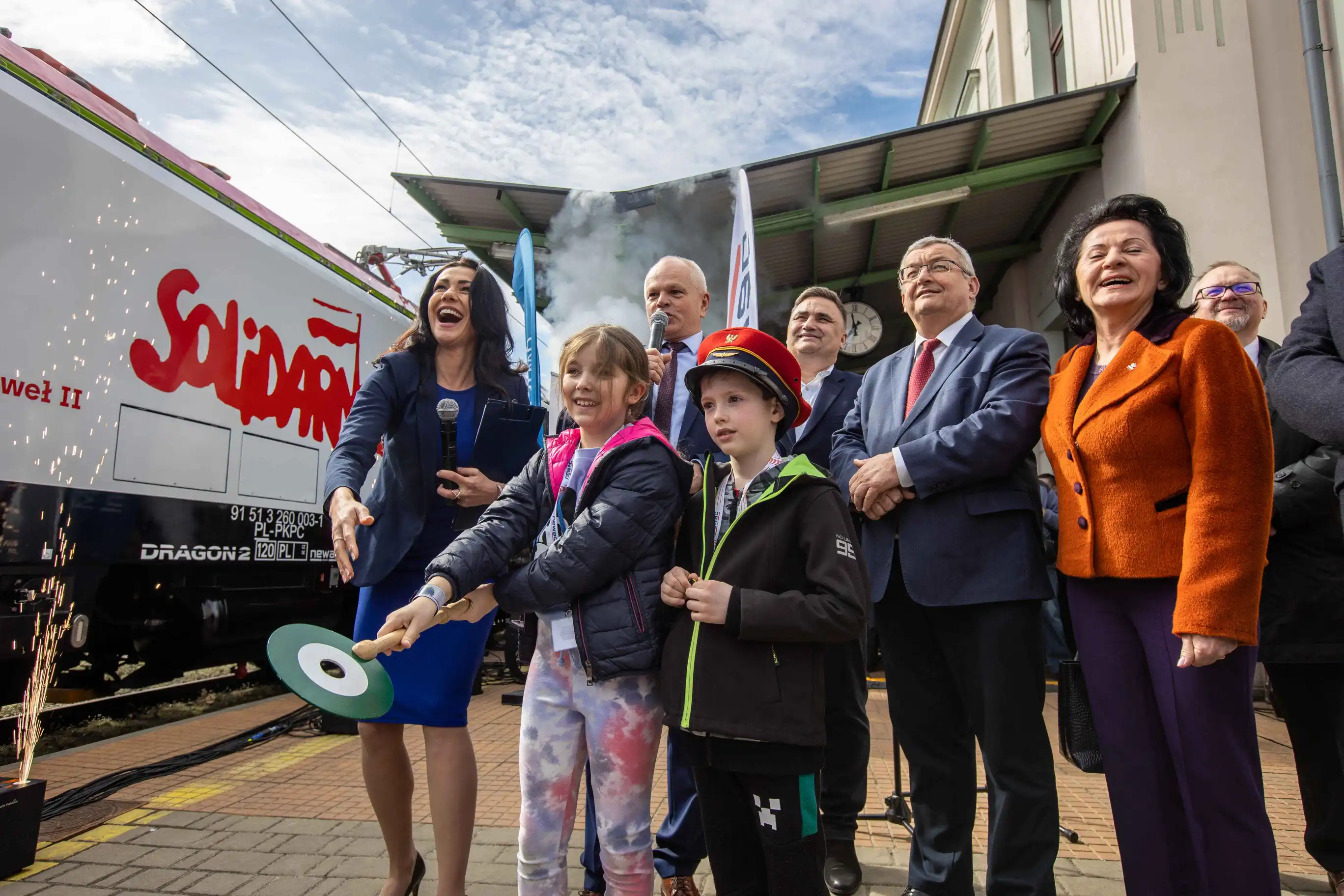 Nowoczesne lokomotywy Dragon 2 wyprodukowane przez Newag trafiły do PKP Cargo