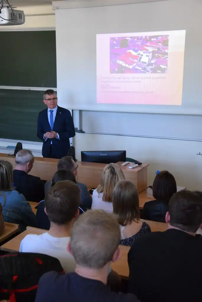 Burmistrz Jacek Lelek spotkał się ze studentami PWSZ