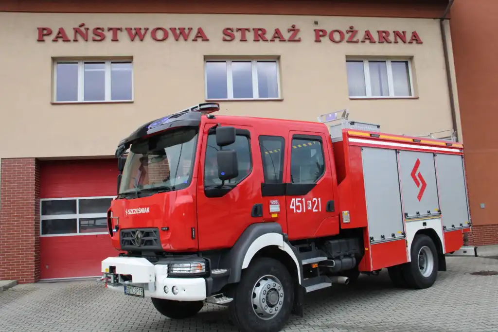 Strażacy z PSP Limanowa mają nowy samochód ratowniczo-gaśniczy