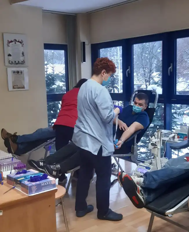 W PSP w Krynicy Zdroju odbyła się akcja poboru krwi. Dawcy oddali 9 litrów krwi