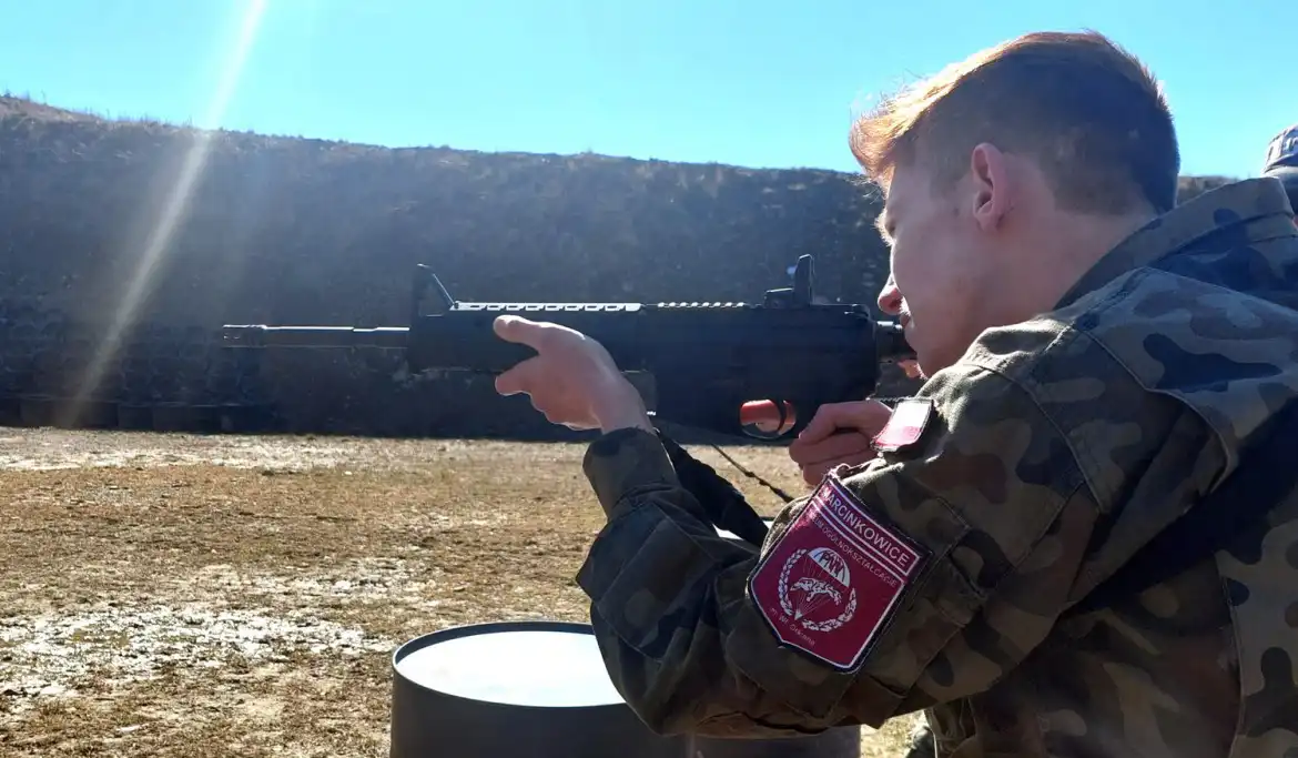 Uczniowie ZS w Marcinkowicach doskonalili swoje umiejętności strzeleckie