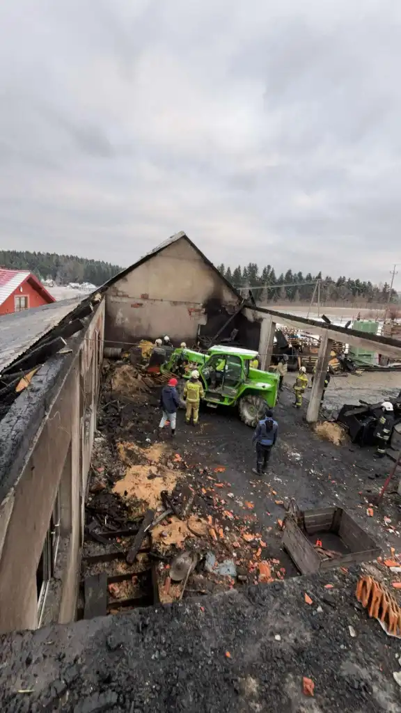 Pożar w Moszczenicy Wyżnej. Strażacy przez blisko 6 godzin walczyli z żywiołem
