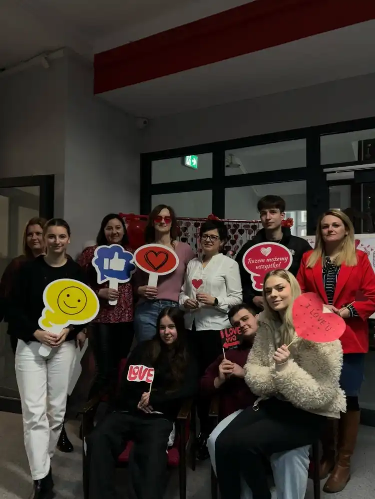 Pierwszy miesiąc nowego półrocza w Zespole Szkół w Marcinkowicach pełen sukcesów i pasji