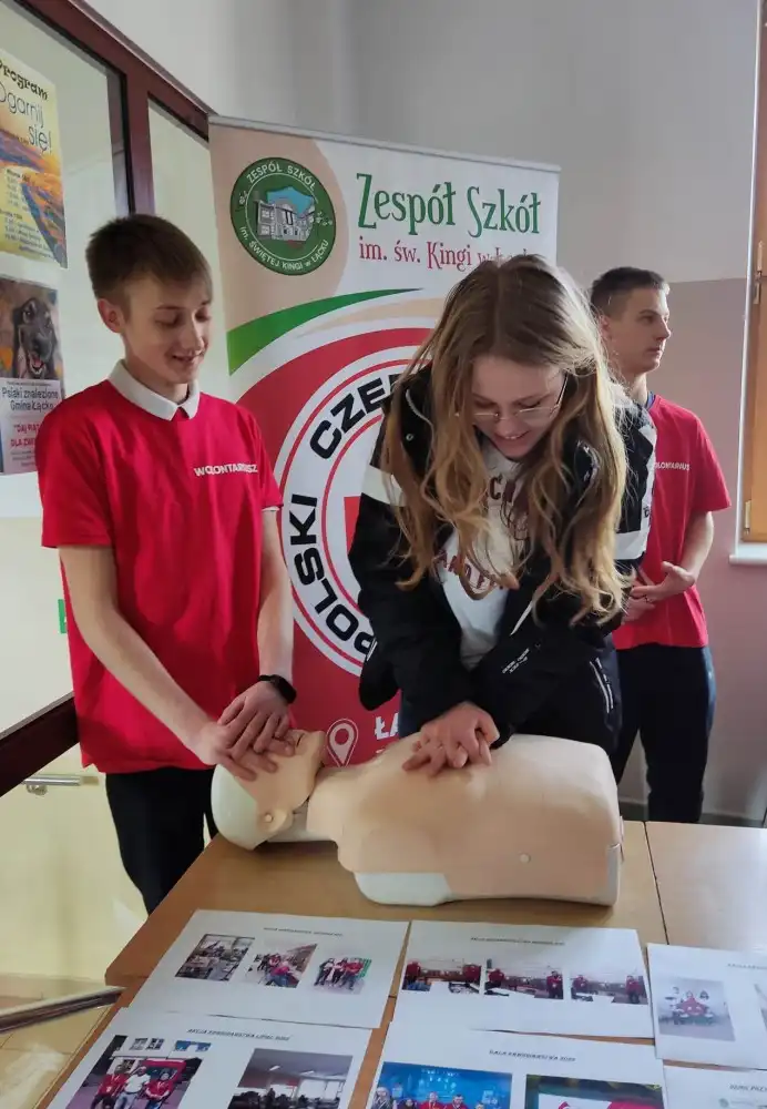 ZS w Łącku: świeżutkie rogaliki i warsztaty budowlane podczas Dnia otwartego