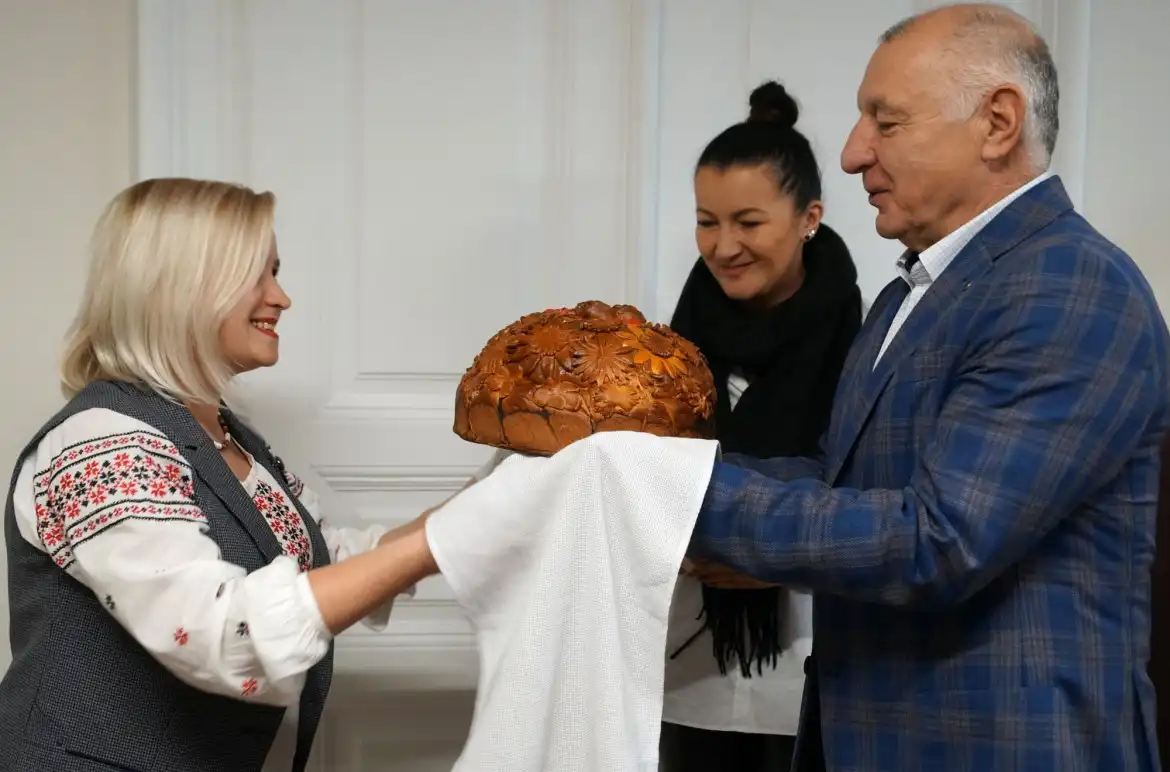 Starosta nowosądecki otrzymał Ukraiński Korowaj