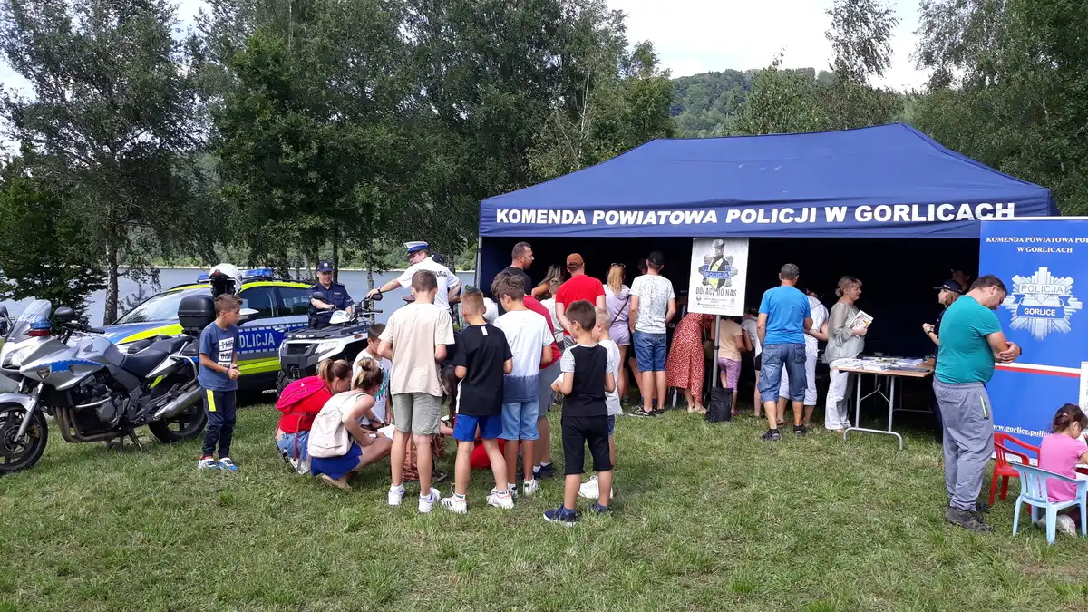 Piknik Rodzinny „Kręci mnie bezpieczeństwo nad wodą”. Uczestniczyli w nim gorliccy Policjanci