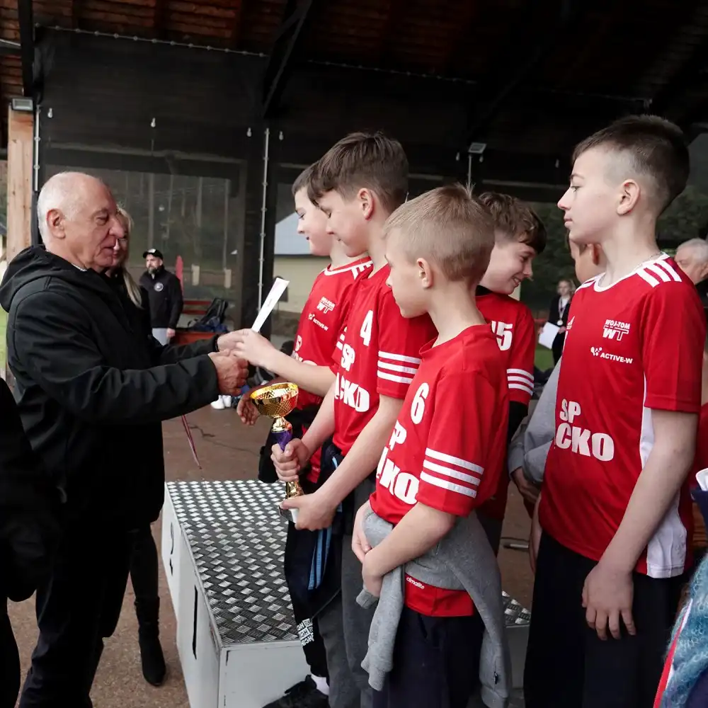 Mistrzostwa Powiatu w biegach przełajowych. W zawodach uczestniczyło blisko 800 dzieci ze szkół podstawowych i średnich z Sądecczyzny