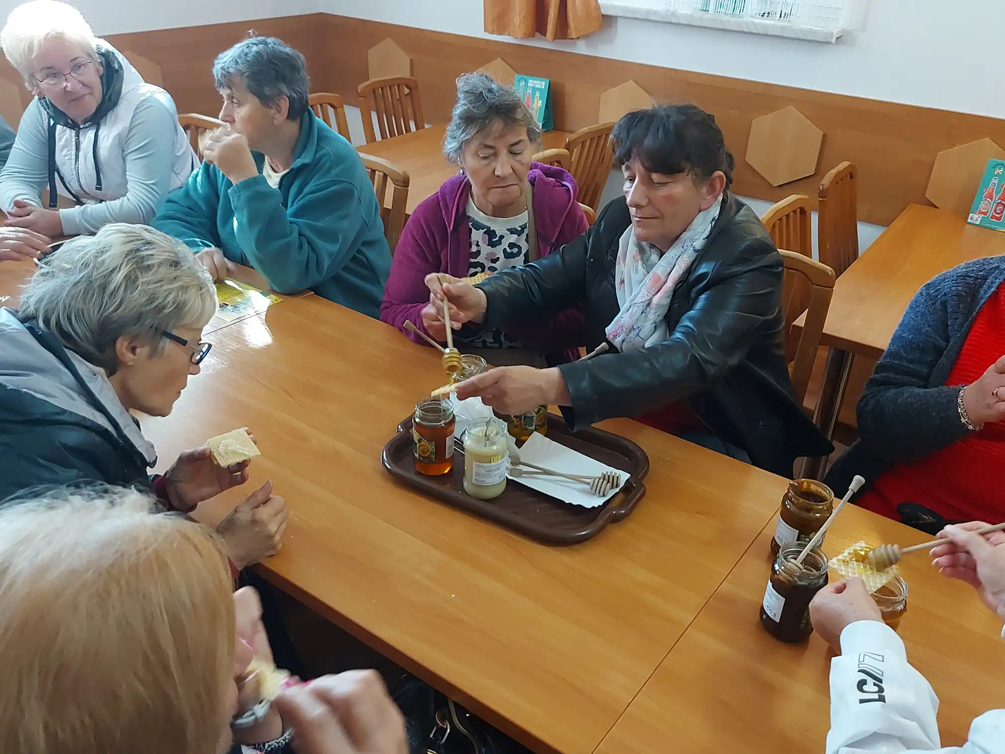 Stowarzyszeni dla Sądeckiej Ziemi z dofinansowaniem do projektu „Czym Małopolska Pszczoła może zachwycić seniora?”