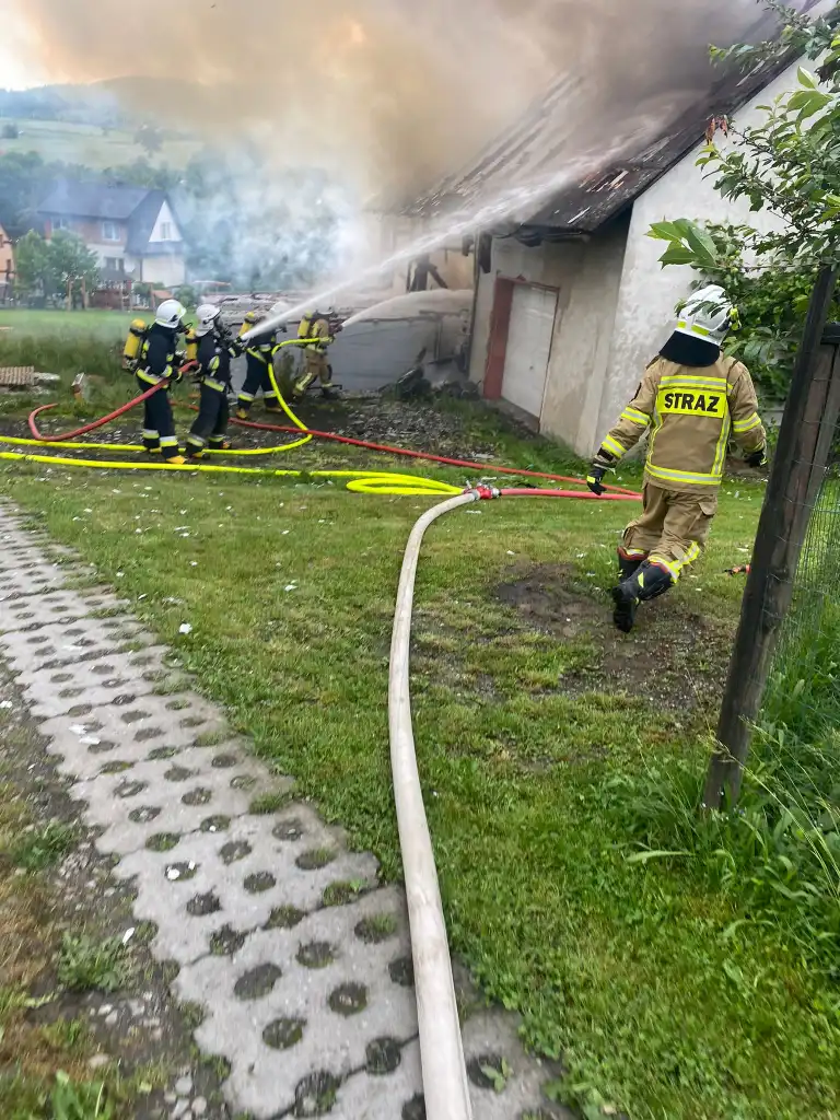 Pożar w Ptaszkowej. Płonął budynek gospodarczy