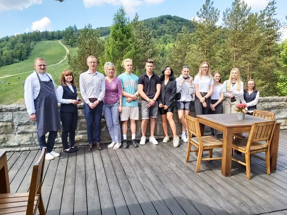 Hotelarze z ZSP w Krynicy-Zdroju zachęcają do zdrowego trybu życia