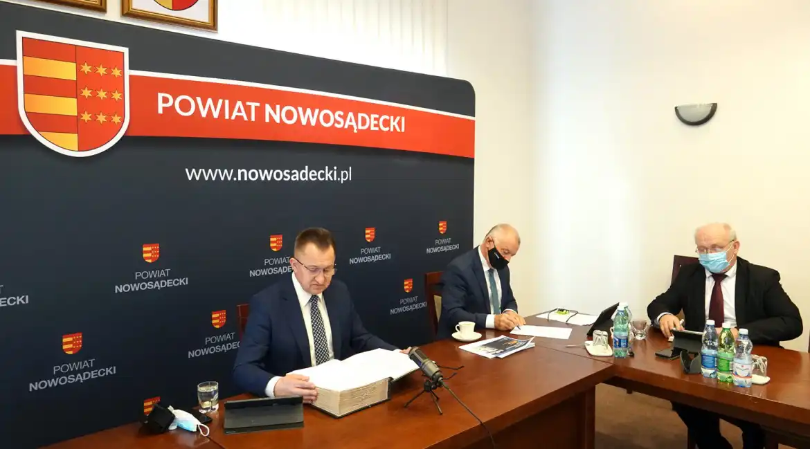 Sesja budżetowa Rady Powiatu Nowosądeckiego. Sporo pieniędzy na inwestycje
