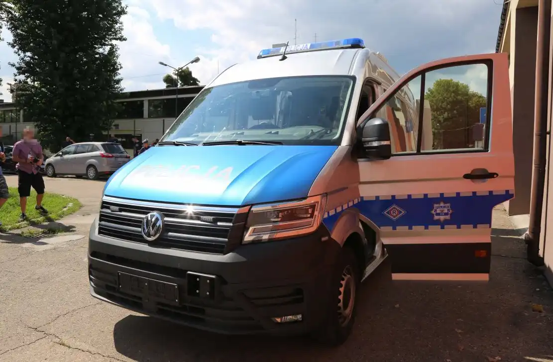 Małopolska: Policja otrzymała 10 Ambulansów Pogotowia Ruchu Drogowego. Jeden trafił do sądeckiej komendy