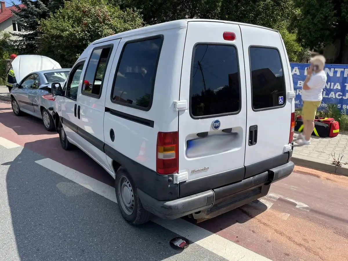 Kolizja w Starym Sączu. Zderzyły się trzy osobówki