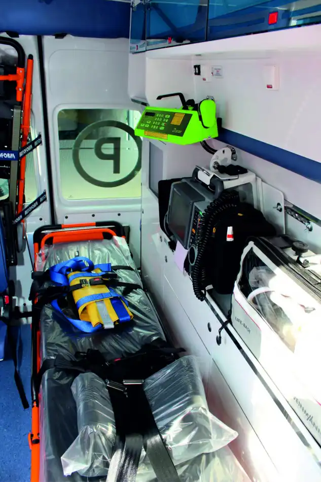 Szpital w Limanowej ma nowy ambulans